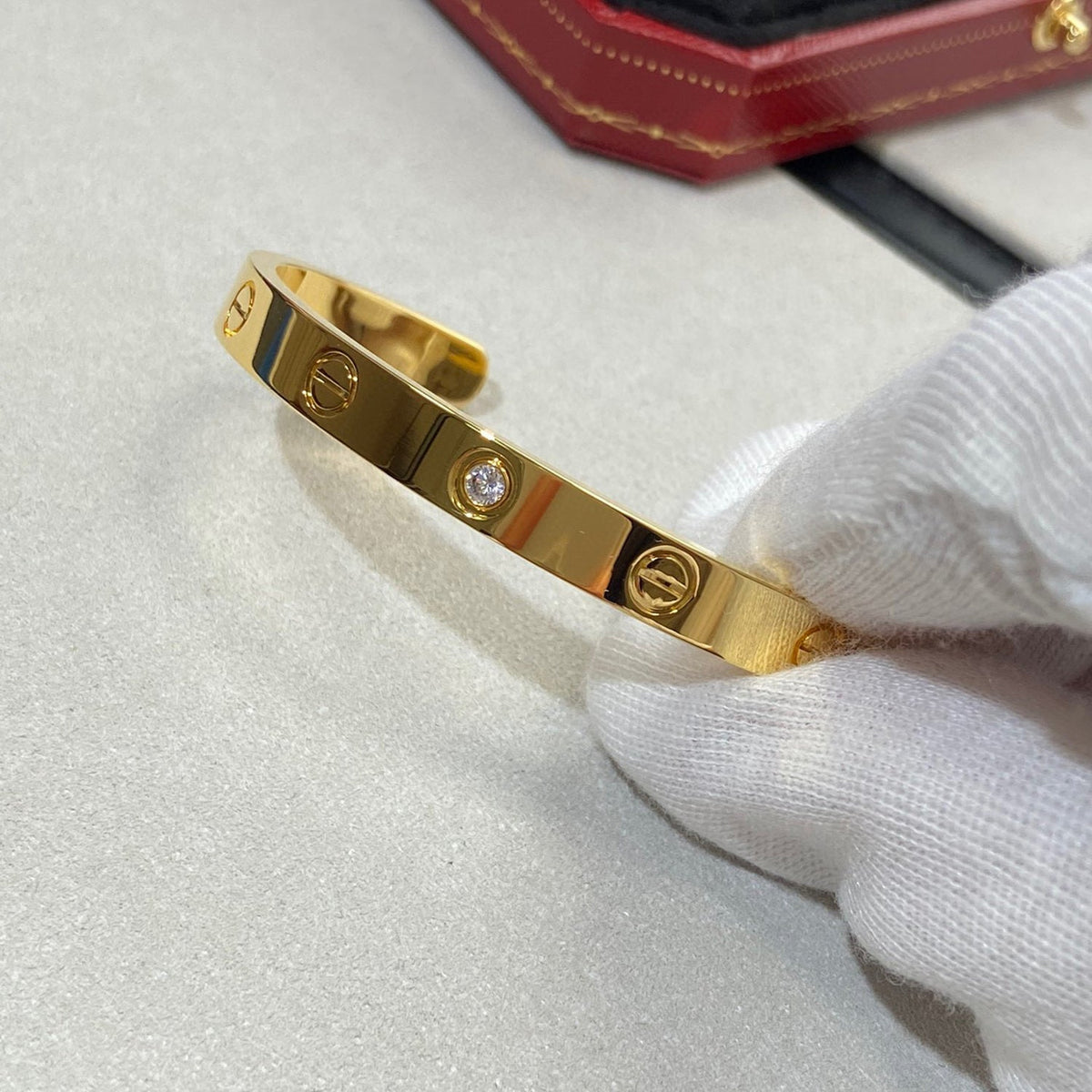 [⭐⭐JeweliWhal]LOVE ブレスレット 6.1mm 1ダイヤモンド オープンカフ