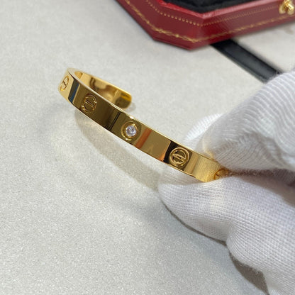 [⭐⭐JeweliWhal]LOVE ブレスレット 6.1mm 1ダイヤモンド オープンカフ