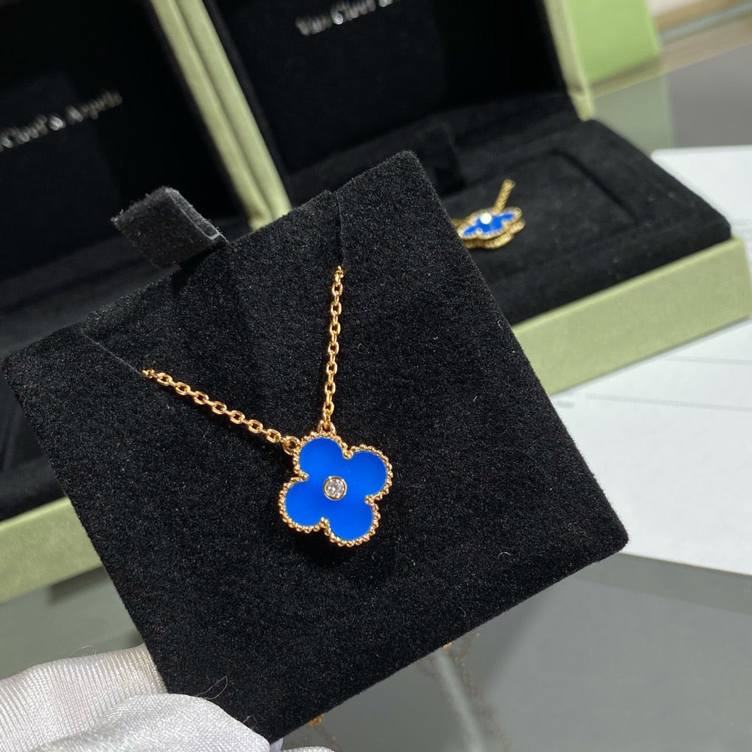[⭐⭐JeweliWhal]CLOVER 15MM DIAMOND AND BLUE AGATE NECKLACE