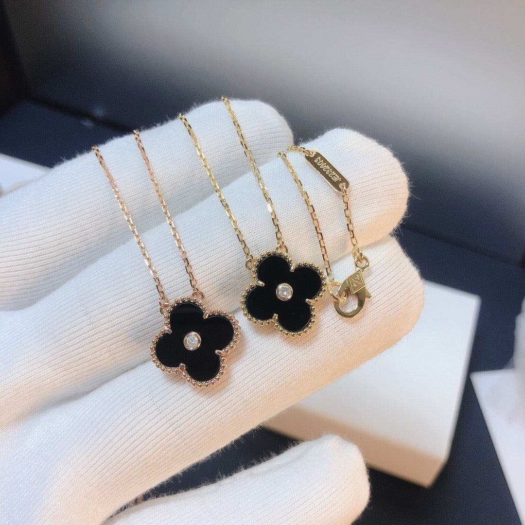 [⭐⭐JeweliWhal]CLOVER 15MM DIAMOND ONYX NECKLACE