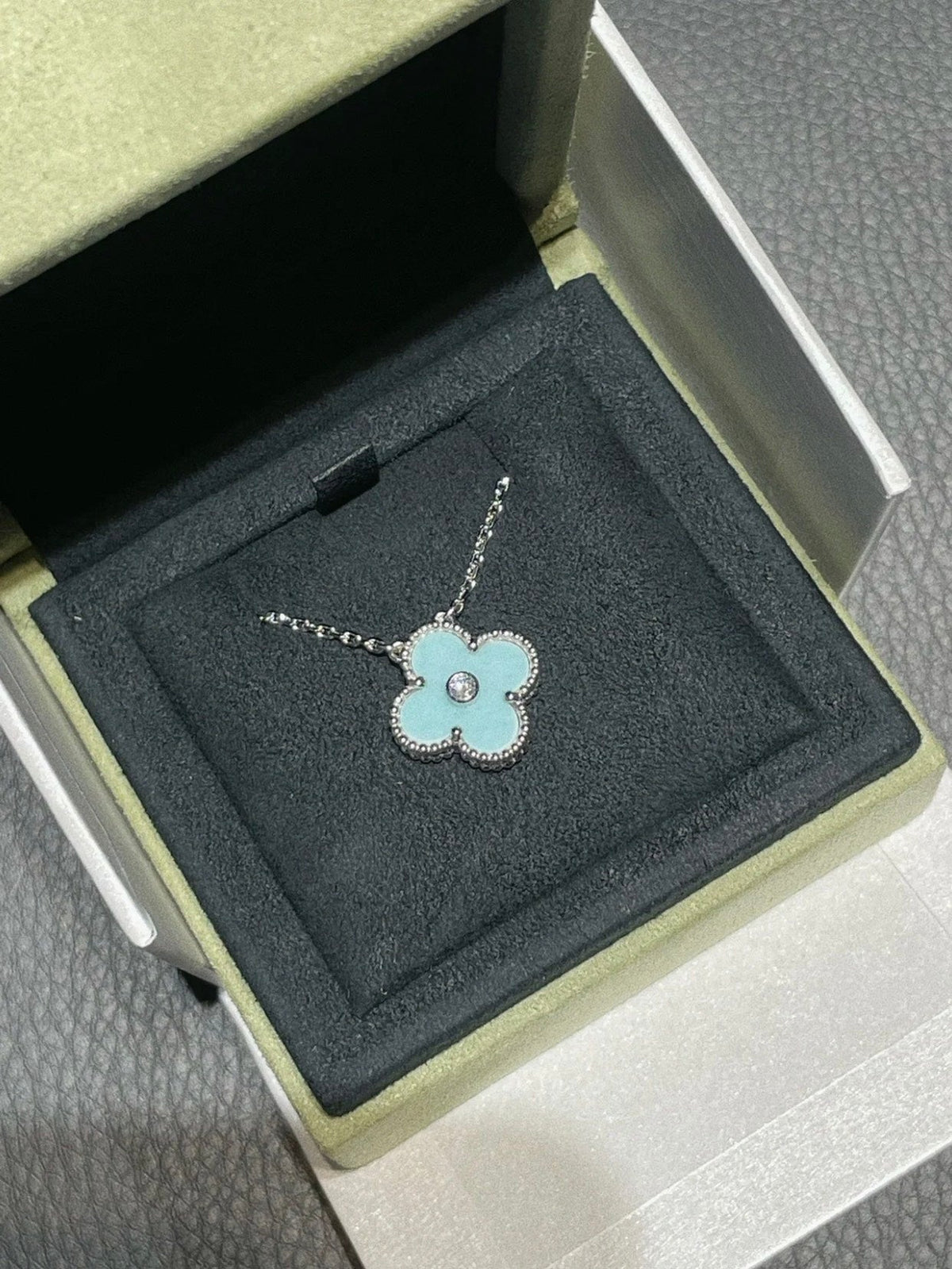 [⭐⭐JeweliWhal]CLOVER 1 ダイアモンド ライトブルー シルバー ネックレス