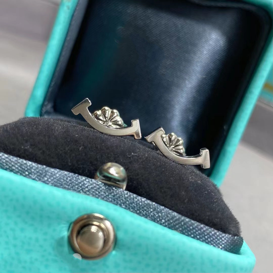 [⭐JeweliWhal]SMILE EARRINGS