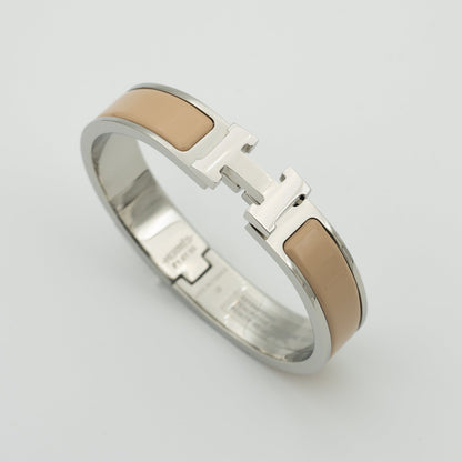 [⭐⭐JeweliWhal]H GREY BRACELET