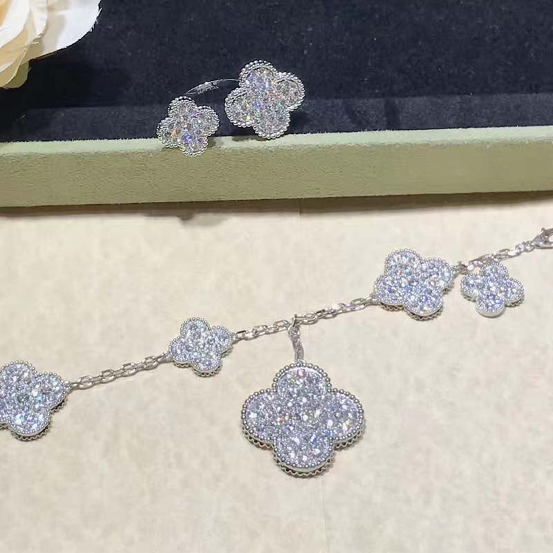 [⭐⭐JeweliWhal]CLOVER 6 MOTIFS SILVER DIAMOND BRACELET