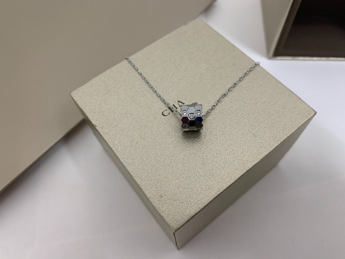 [⭐⭐JeweliWhal]BEE LOVE DIAMOND NECKLACE