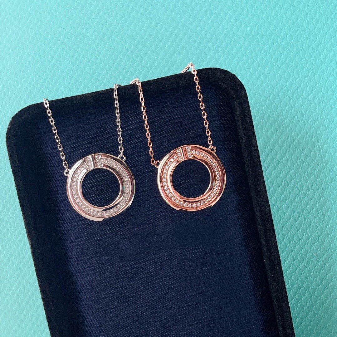 [⭐JeweliWhal]DIAMOND AND MOTHER OF PEARL CIRCLE PENDANT