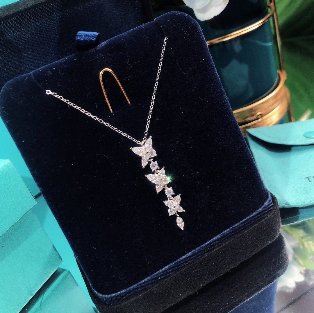 [⭐JeweliWhal]MIXED CLUSTER DIAMOND DROP PENDANT