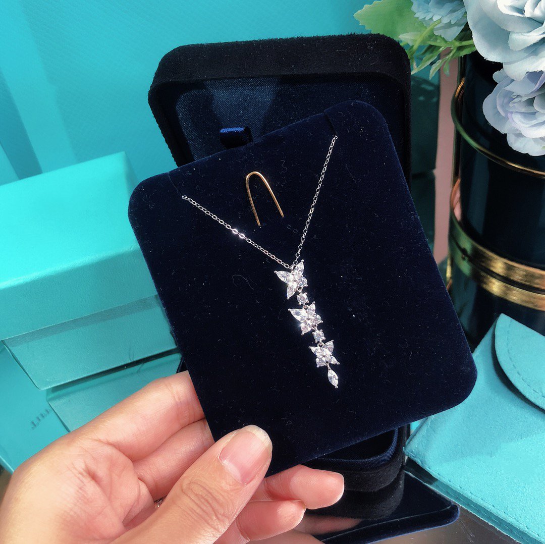 [⭐JeweliWhal]MIXED CLUSTER DIAMOND DROP PENDANT