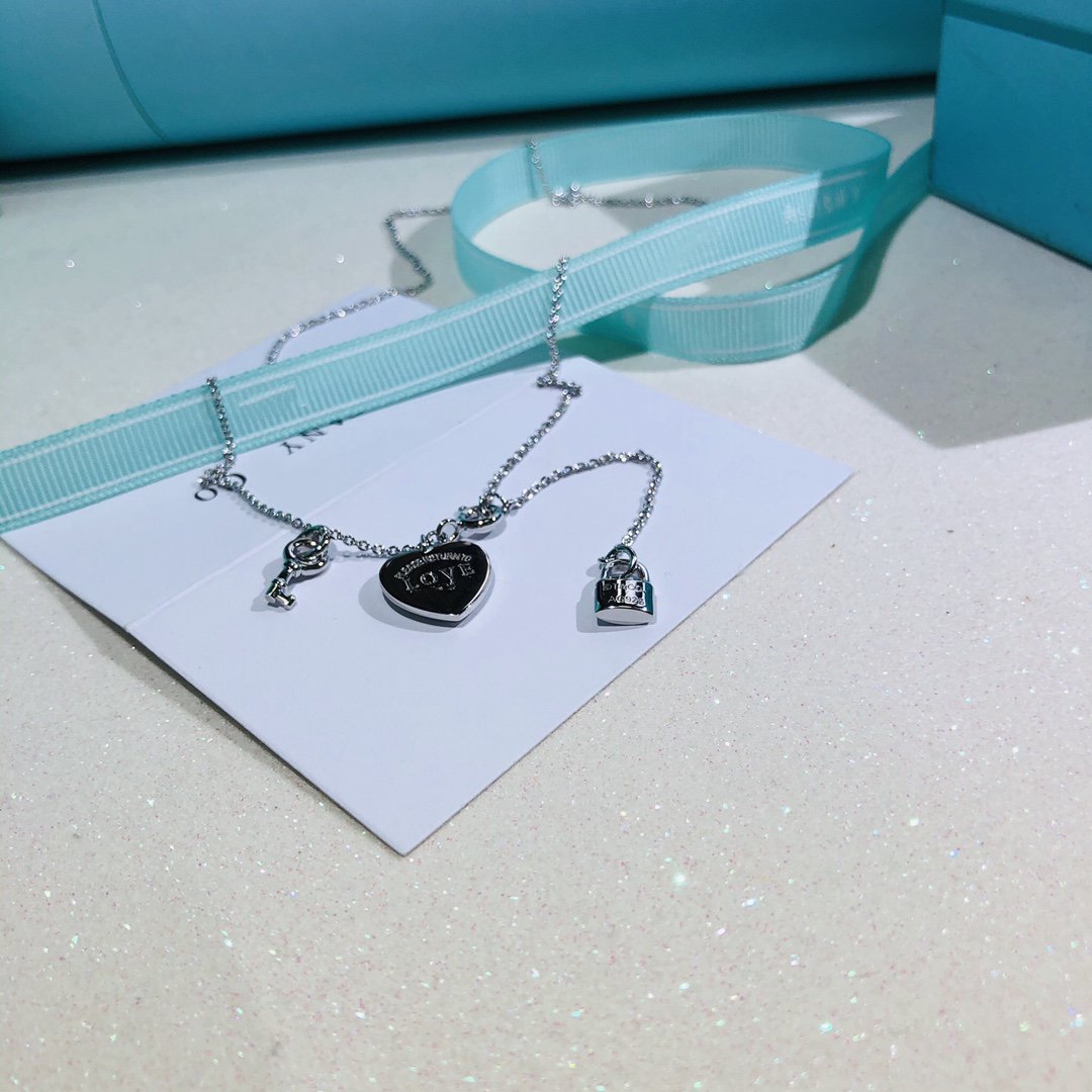 [⭐JeweliWhal]LOVE HEART TAG KEY NECKLACE