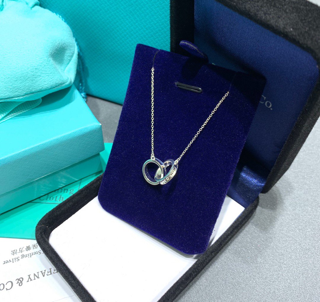 [⭐JeweliWhal]INTERLOCKING CIRCLES PENDANT SILVER SMALL NECKLACE