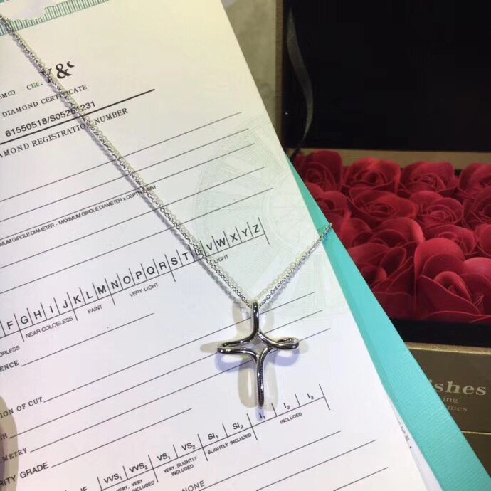 [⭐JeweliWhal]CROSS NECKLACE STERLING SILVER MATERIAL