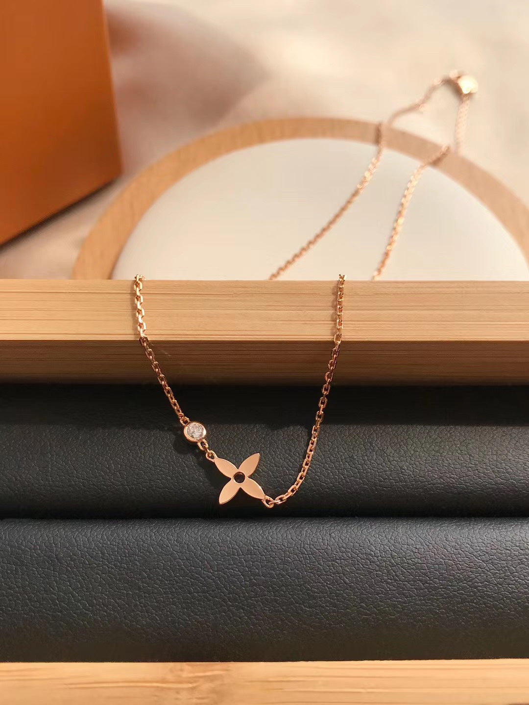 [⭐⭐JeweliWhal]BLOSSOM PENDANT PINK GOLD AND DIAMOND