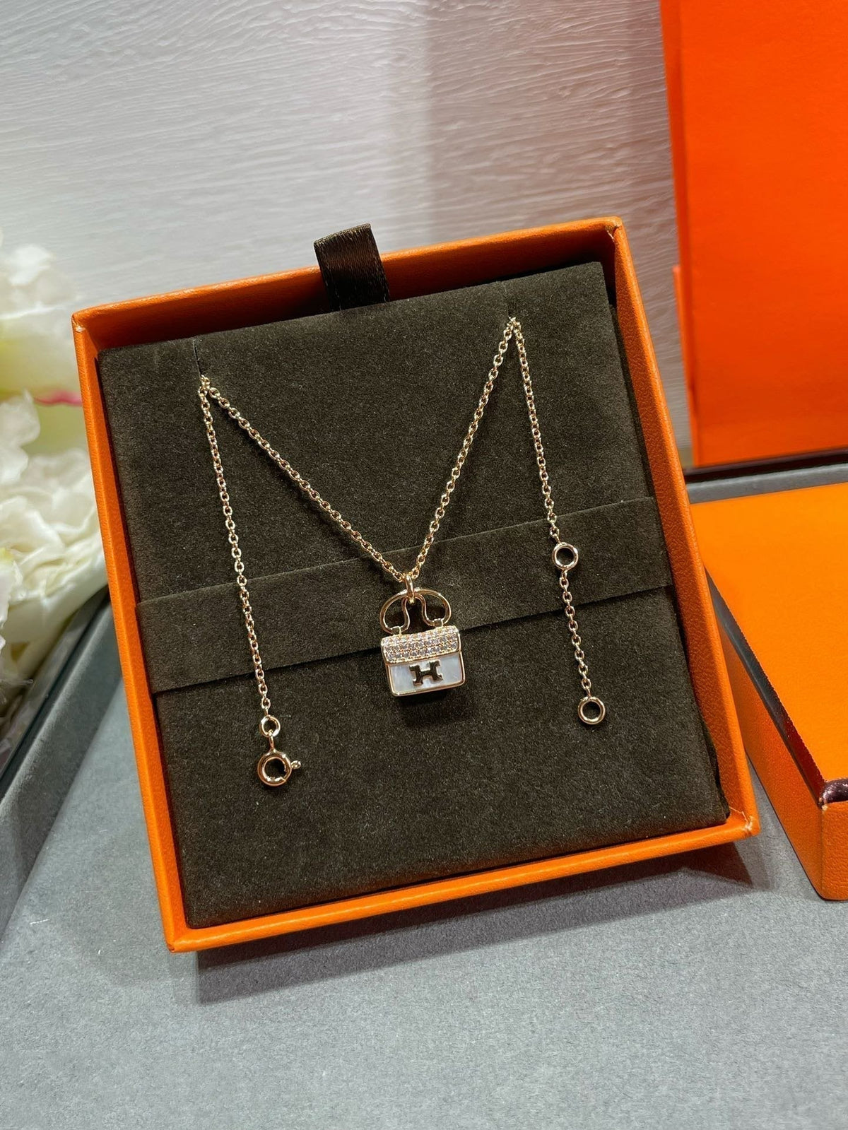 [⭐⭐JeweliWhal]H CIRCE MOISSANITE PENDANT NECKLACE GOLD
