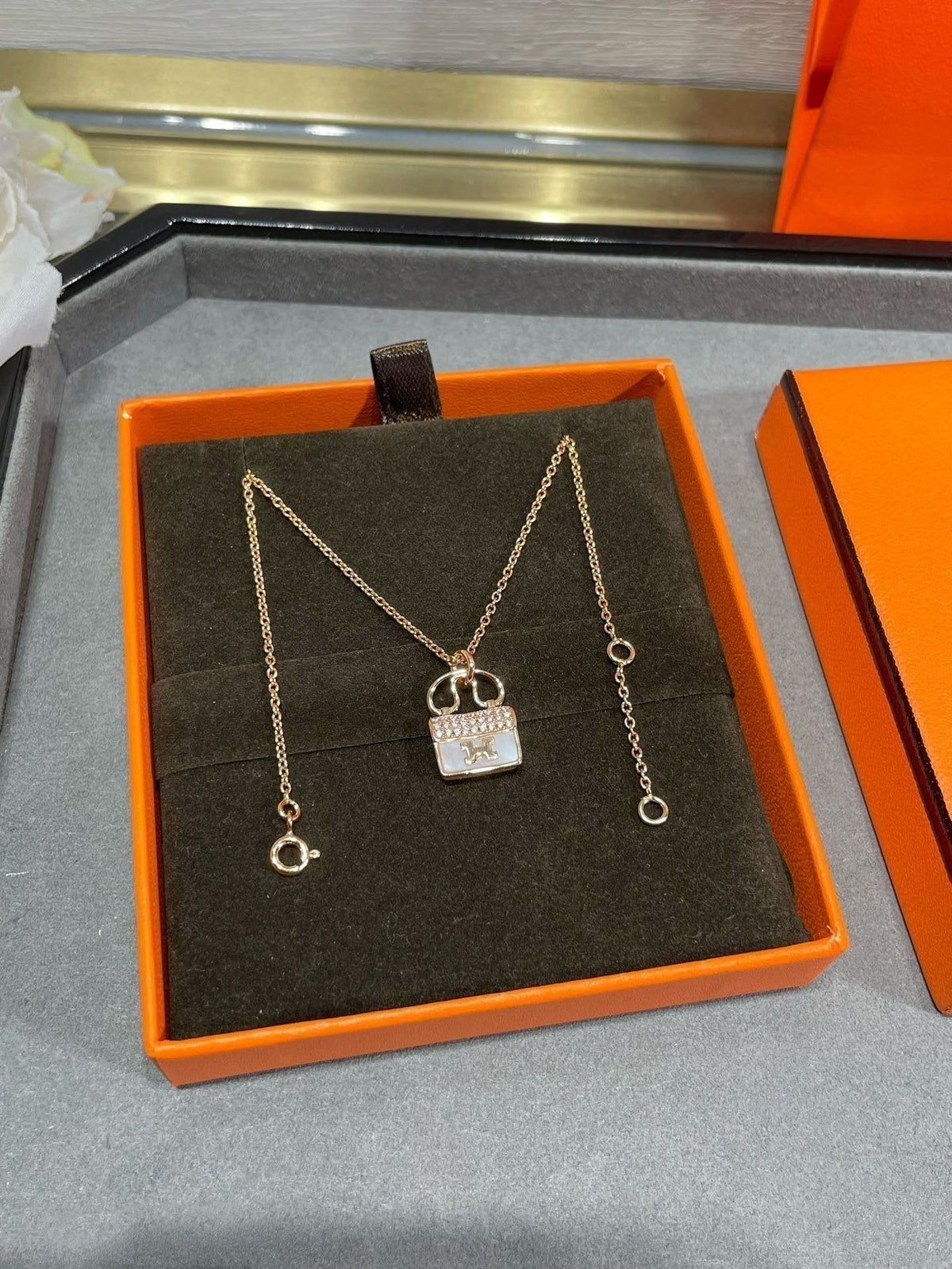[⭐⭐JeweliWhal]H CIRCE MOISSANITE PENDANT NECKLACE GOLD