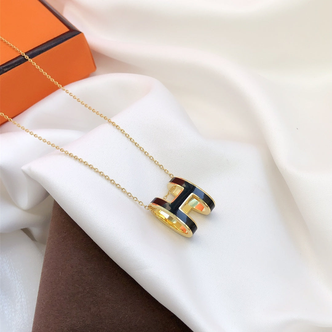 [⭐⭐JeweliWhal]HM CLIC BLACK ENAMEL GOLD NECKLACE