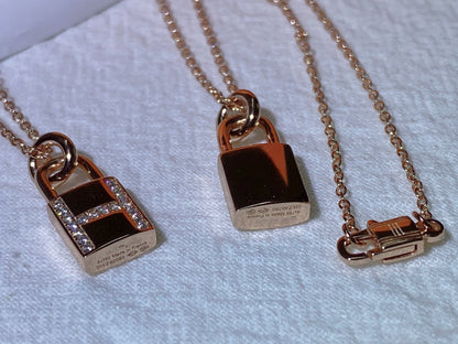 {
  "⭐⭐JeweliWhal]HM ADVANCED NICHE LOCK HEAD NECKLACE DIAMONDS"
}