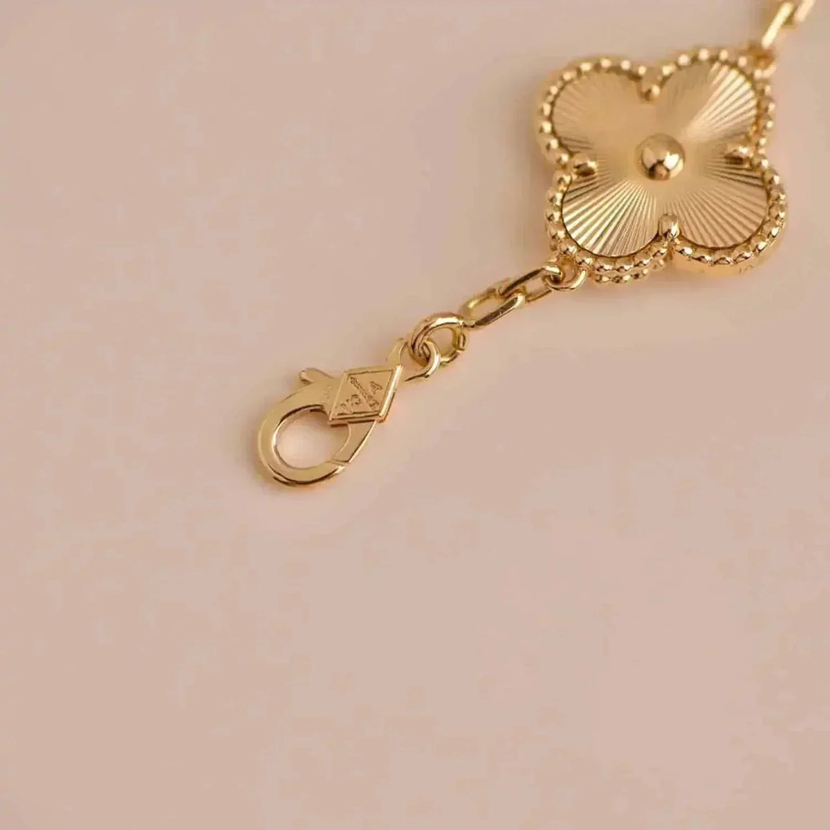 [⭐⭐JeweliWhal] CLOVER 5 MOTIF LASER BRACELET COLLECTION