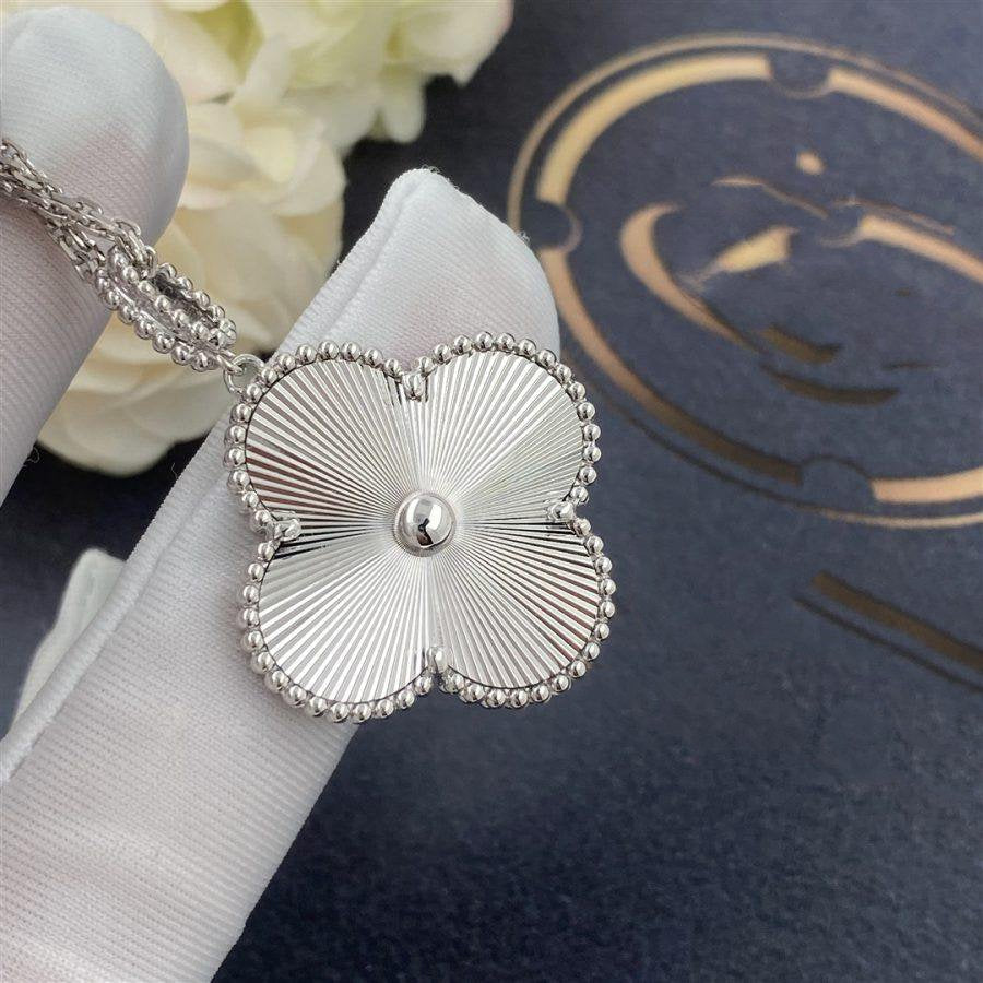 [⭐⭐JeweliWhal]CLOVER 25MM SILVER BIG CLOVER NECKLACE