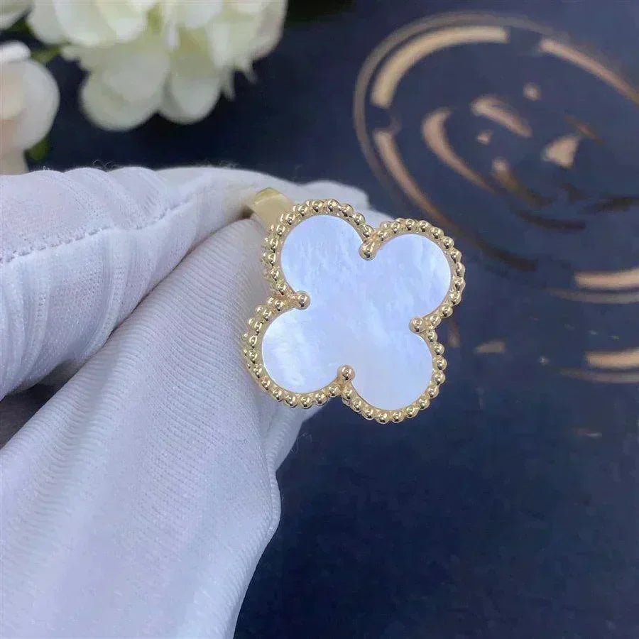 [⭐⭐JeweliWhal]CLOVER WHITE MOP RING
