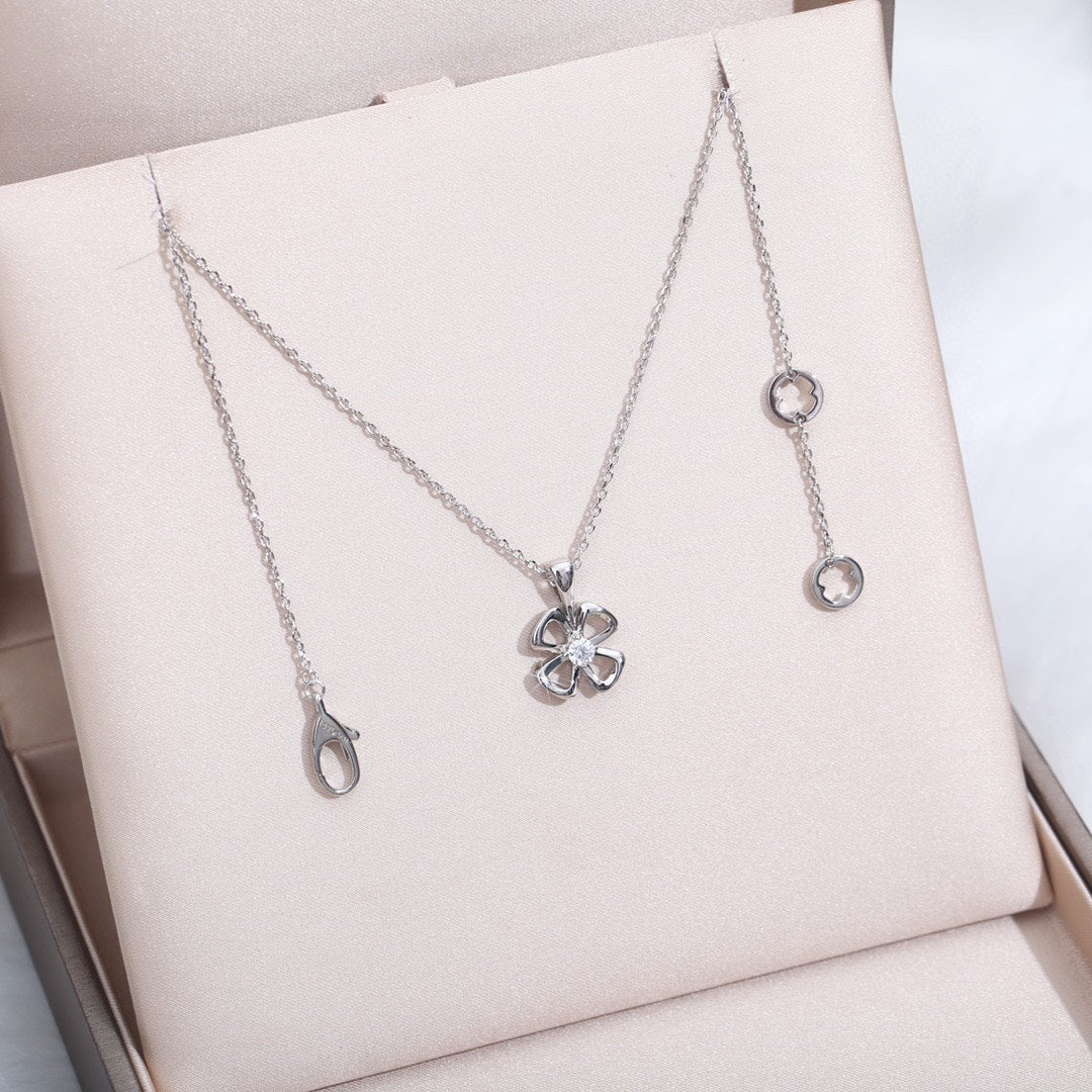 [⭐⭐JeweliWhal]FIOREVER NECKLACE DIAMOND CENTER