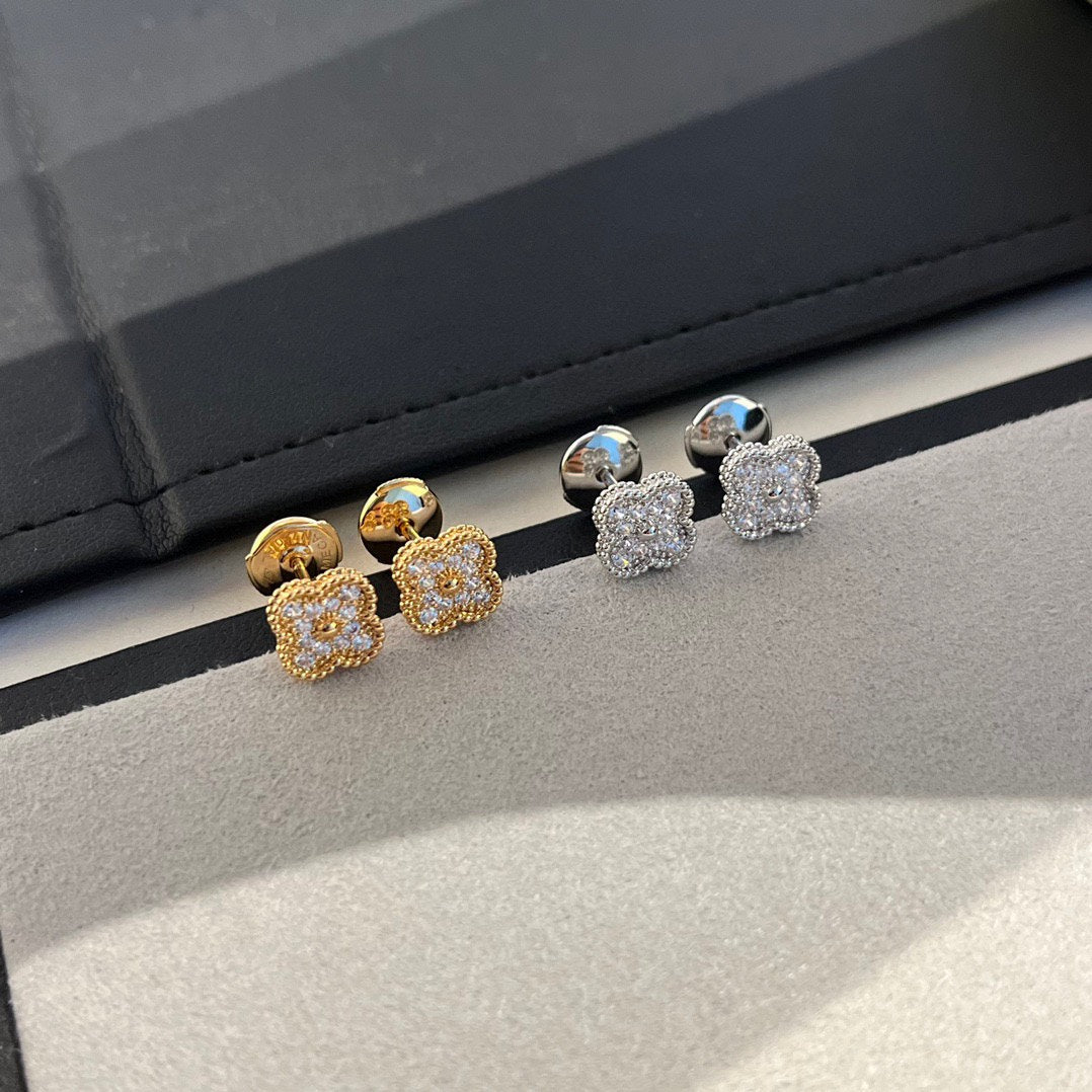 [⭐⭐JeweliWhal]CLOVER MINI DIAMOND STUD EARRINGS
