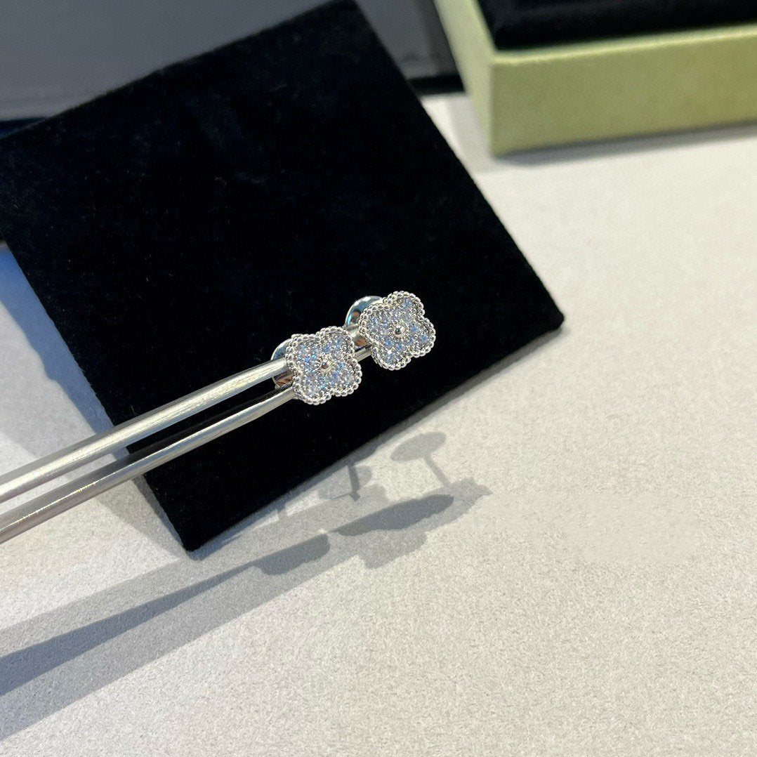 [⭐⭐JeweliWhal]CLOVER MINI DIAMOND STUD EARRINGS